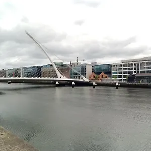 Apartamento Coqueto Frente Al Guggenheim, Bilbao
